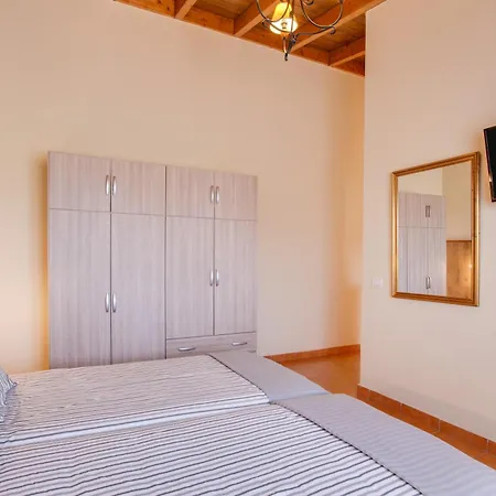Casa Quemahierro 1 펜션