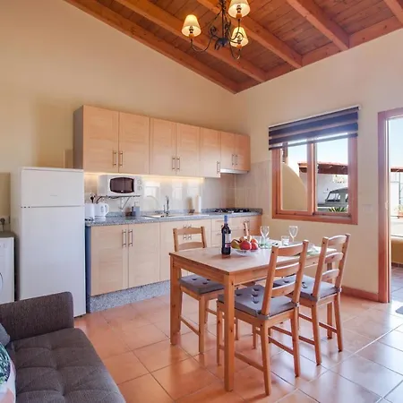 Casa Quemahierro 1 بيت للعطل